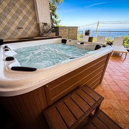 Вілла Blu Seaview Pool Terrace And Jacuzzi Сорренто