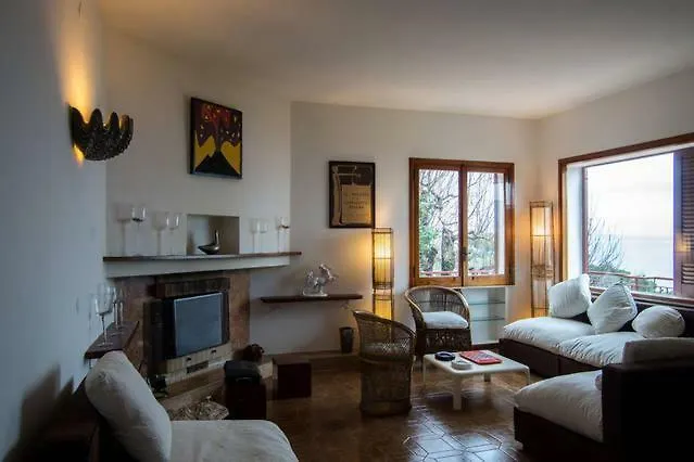 The Two Magnolias فيلة سورينتو